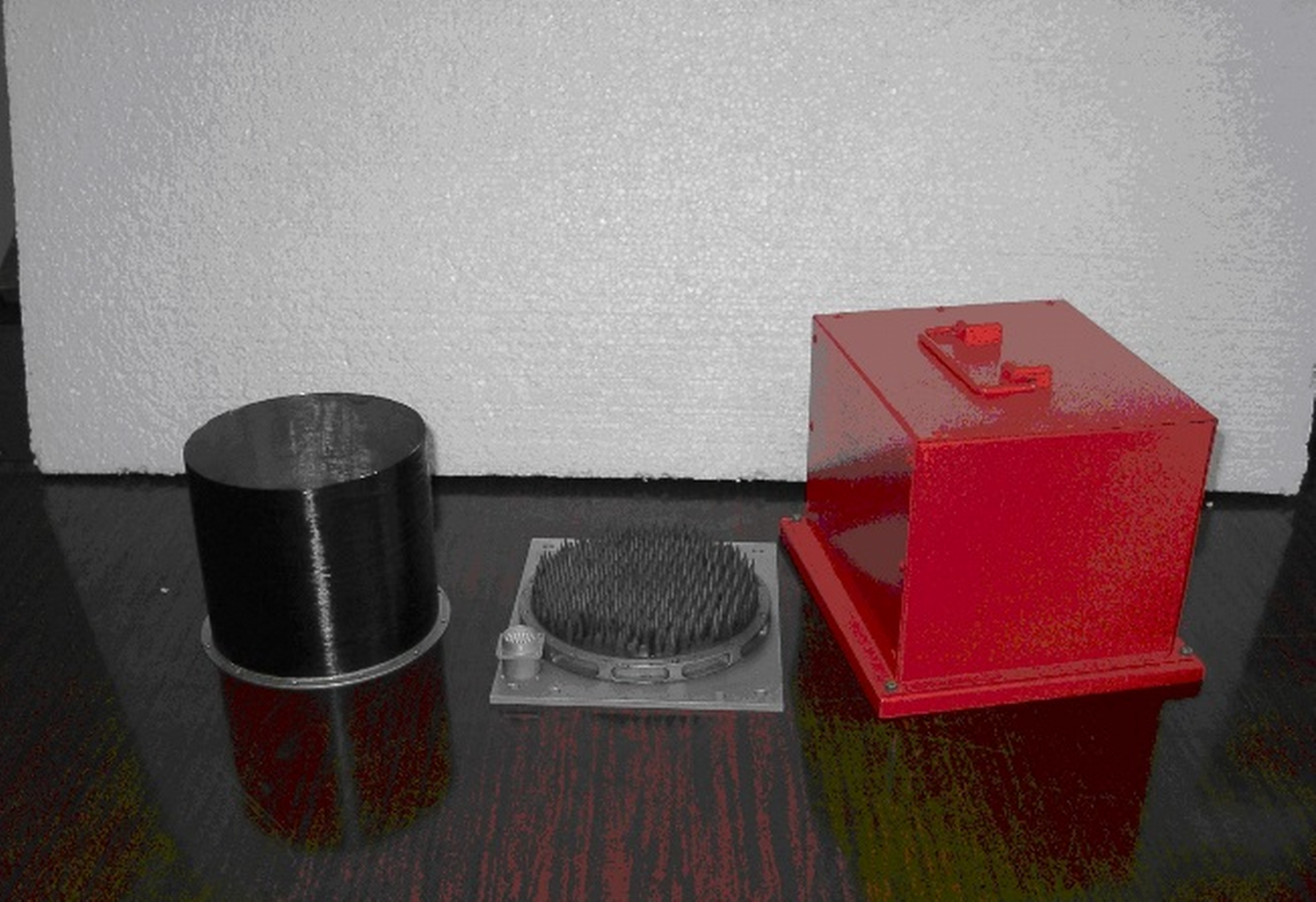 Onboard passive wide-aperture noise generators (BSHI)